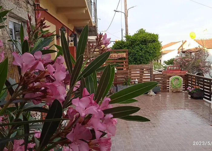 בית נופש Hari's Nest Corfu מרטיאס